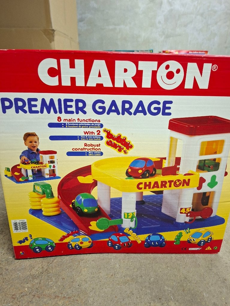 Garage met 8 functies + 2 auto's, Ophalen, Zo goed als nieuw, Auto