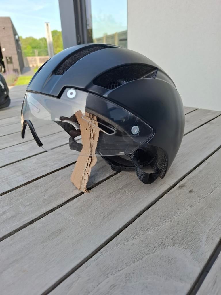 Helm speedpedelec, Ophalen