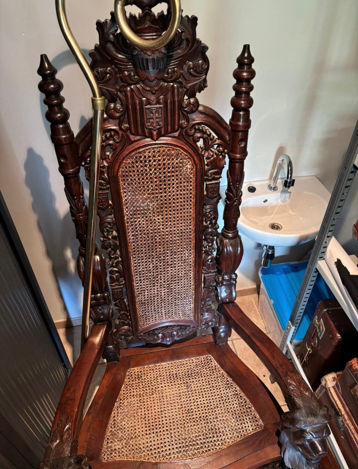 ANTIEKE TROONSTOEL 175 CM – LEEUWENKOPPEN – PRONKSTUK, Antiek en Kunst, Ophalen