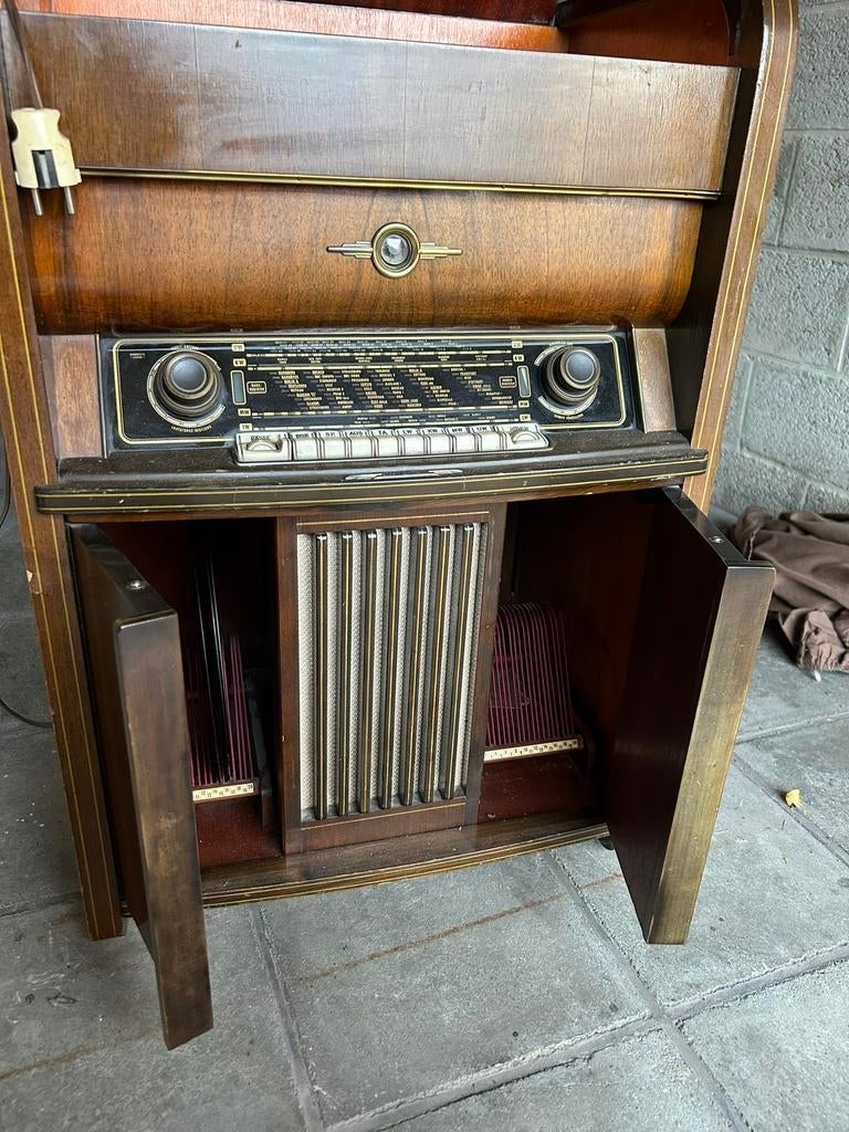 Meuble Tourne disque, Ophalen