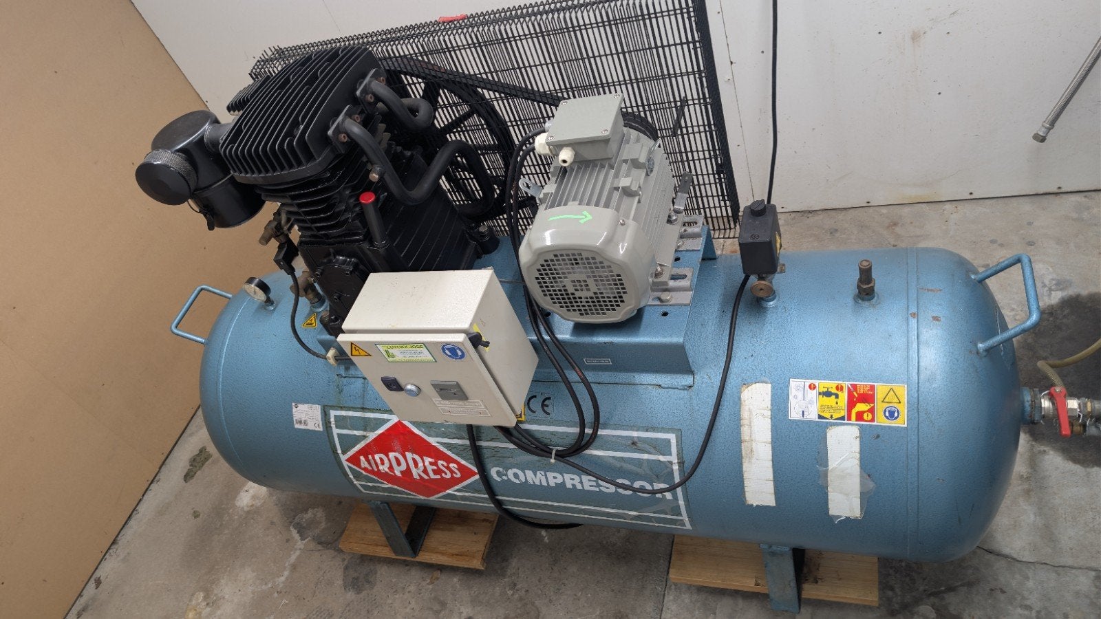 Airpress k500-1000 Compressor, Doe-het-zelf en Bouw, Compressors, Ophalen, Gebruikt, 800 liter/min of meer, 10 bar of meer