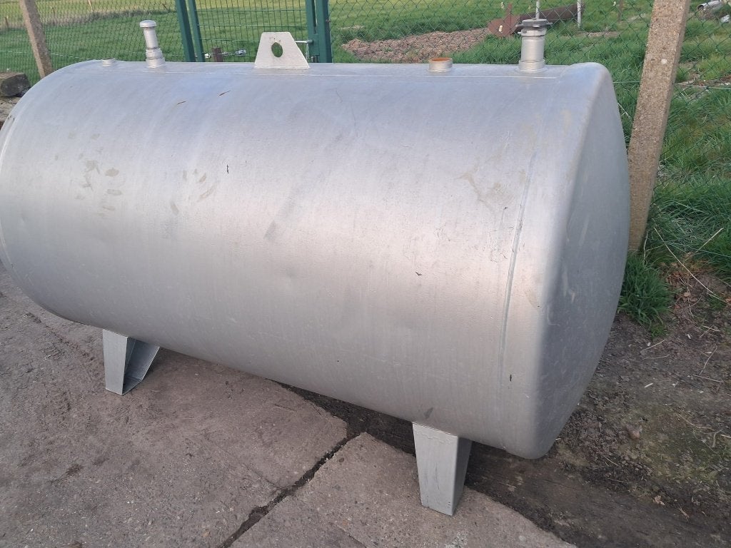 Mazouttank dubbelwandig 2400 en 1500 liter in metaal, Ophalen