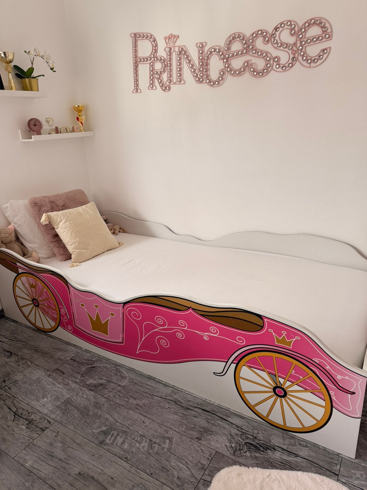 Ensemble chambre de princesse – Lit, meubles et décoration, Enfants & Bébés, Enlèvement, Utilisé