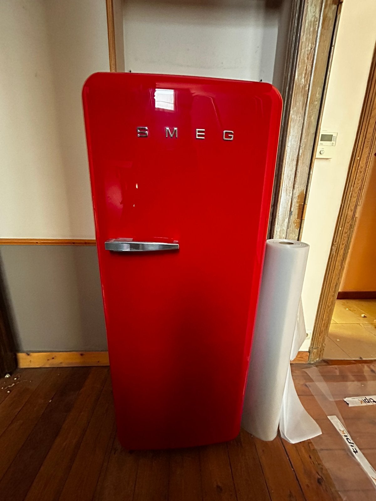 Frigo smeg rouge, Elektronische apparatuur, 100 tot 150 liter, Ophalen, Gebruikt, Met vriesvak