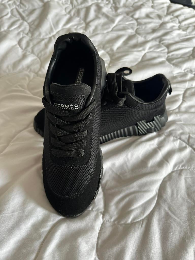 Hermes noir 42 neuf, Comme neuf, Enlèvement, Baskets, Noir
