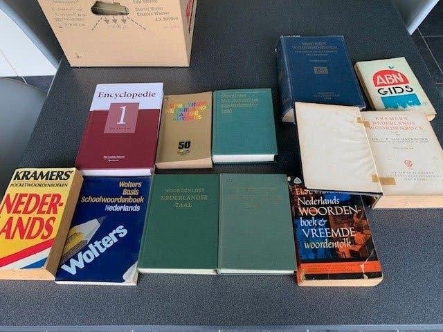 Woordenboeken en taalboeken Nederlands, Boeken, Ophalen of Verzenden, Gelezen, Nederlands