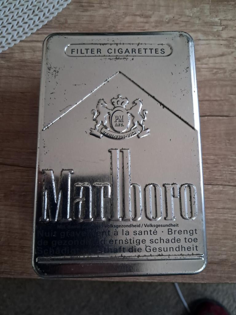 Boîte à cigarettes MALBORO, Collections