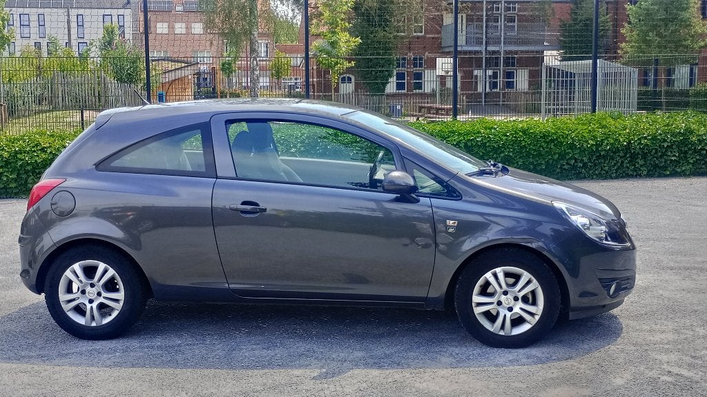 Opel corsa 1.2 benzine, Auto's, Opel, Voorwielaandrijving, Euro 5, Stof, Zwart