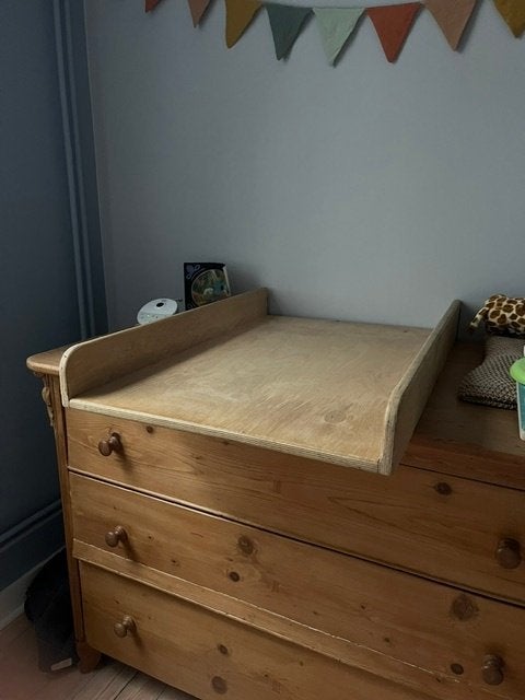 table à langer, Utilisé, 70 cm ou plus, Moins de 75 cm, Bord surélevé