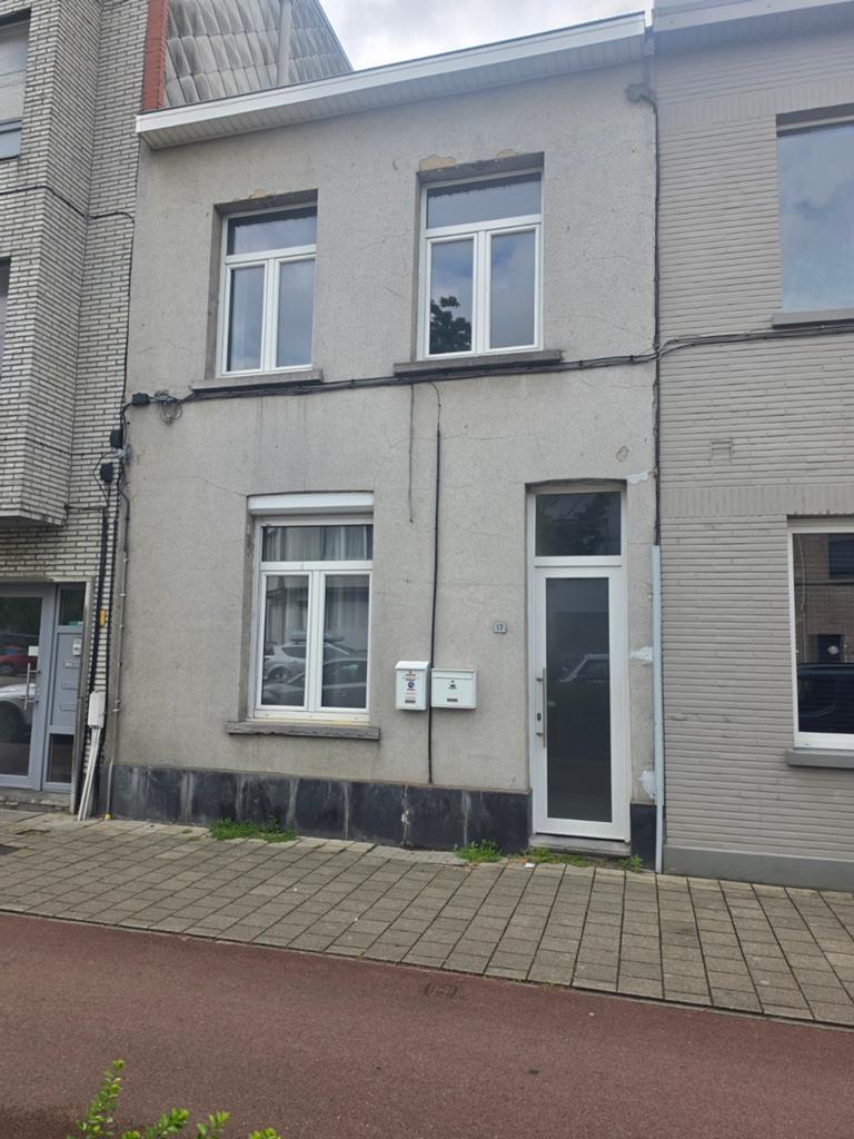 Huis te Deurne ( Antwerpen ) met 2 slaapkamers en koer, Immo