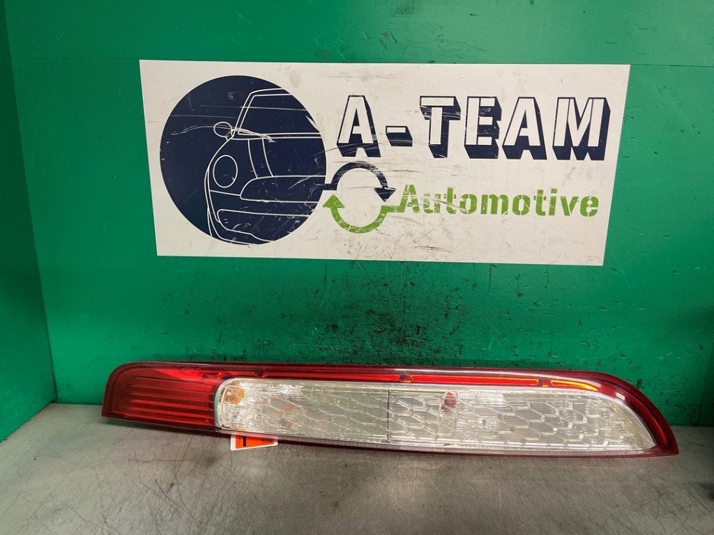 FEU ARRIÈRE DROIT Ford Focus 2 (|8M5113404A|), Utilisé, Ford
