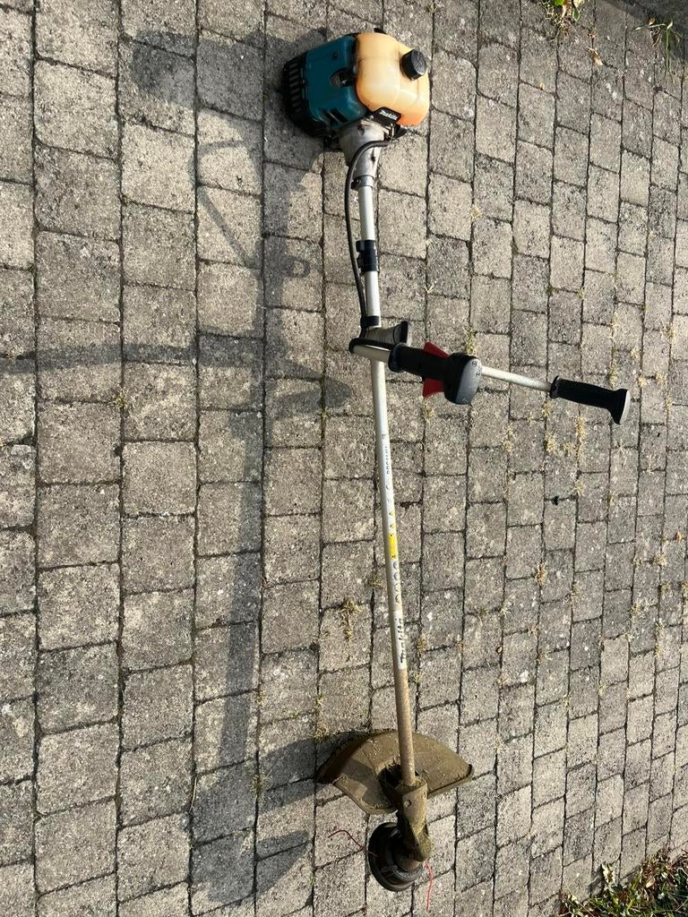 Benzine bosmaaier Makita, Tuin en Terras, Ophalen, Zo goed als nieuw, Benzine