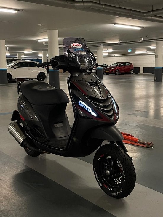 GEZOCHT!! Piaggo zip 2takt, Fietsen en Brommers, Ophalen, Zo goed als nieuw, Zip