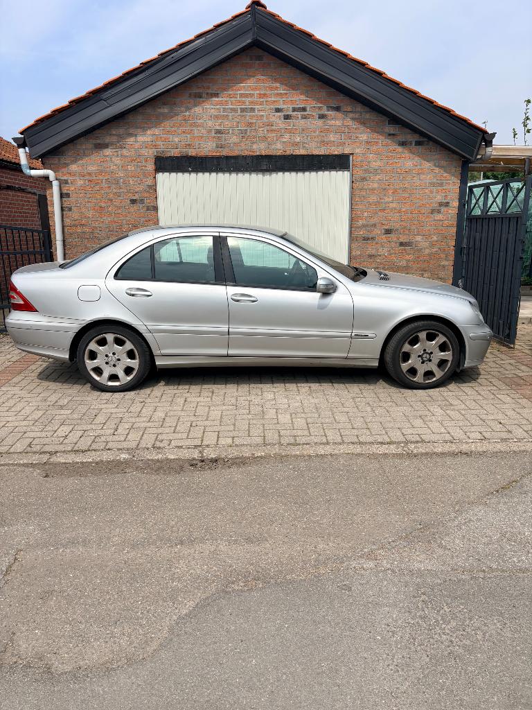 Mercedes C220, Achat, Attache-remorque, 5 portes, Diesel
