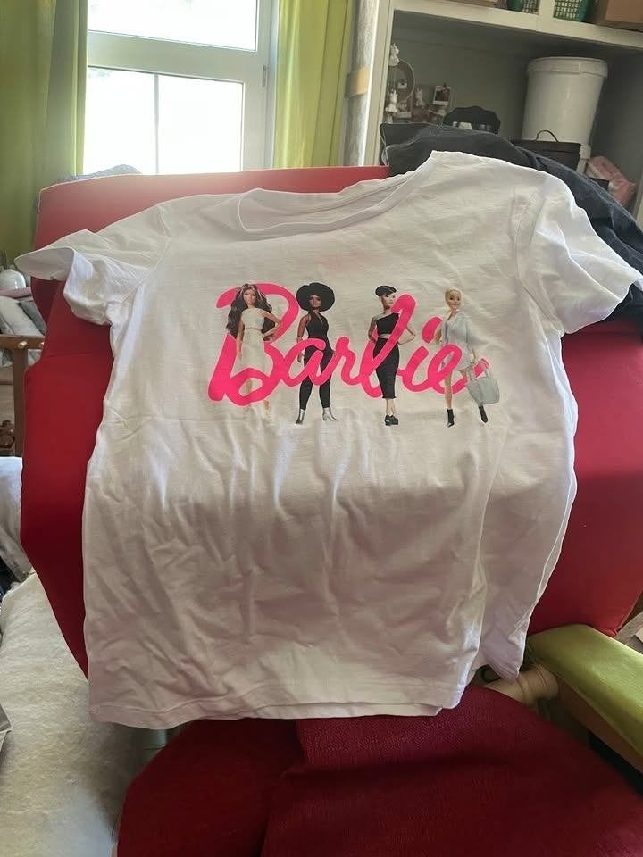 Tee-shirt Barbie Edition limitée, Enlèvement ou Envoi, Neuf, Taille 36 (S)