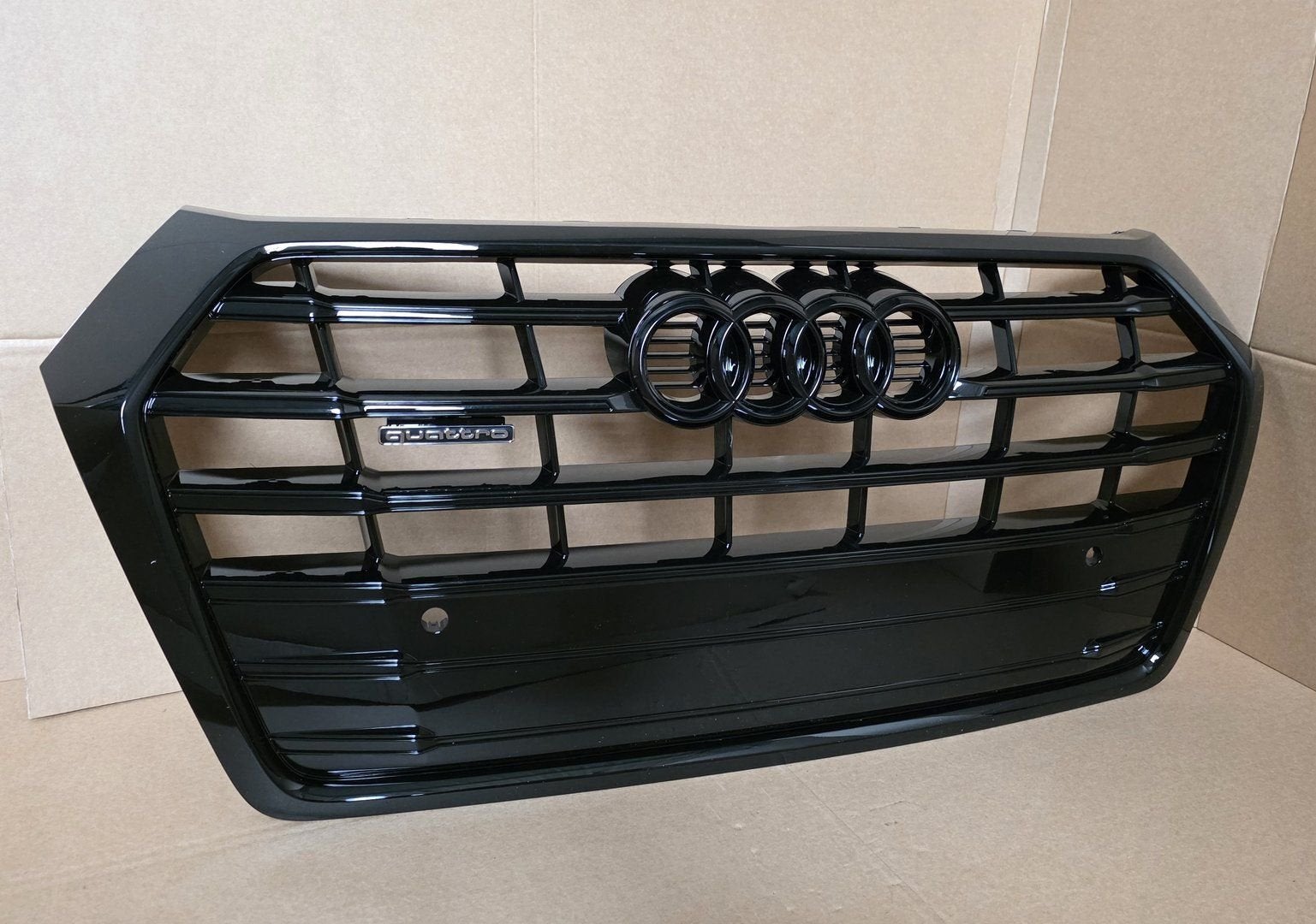 Grill Audi Q5 80A S-line HOOGGLANS ZWART GRILLE 2016-2020, -, Voor, Nieuw, Bumper