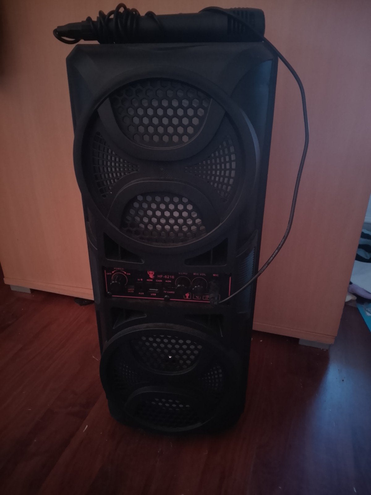 muziek box beschikbaar doe een bod, Ophalen of Verzenden