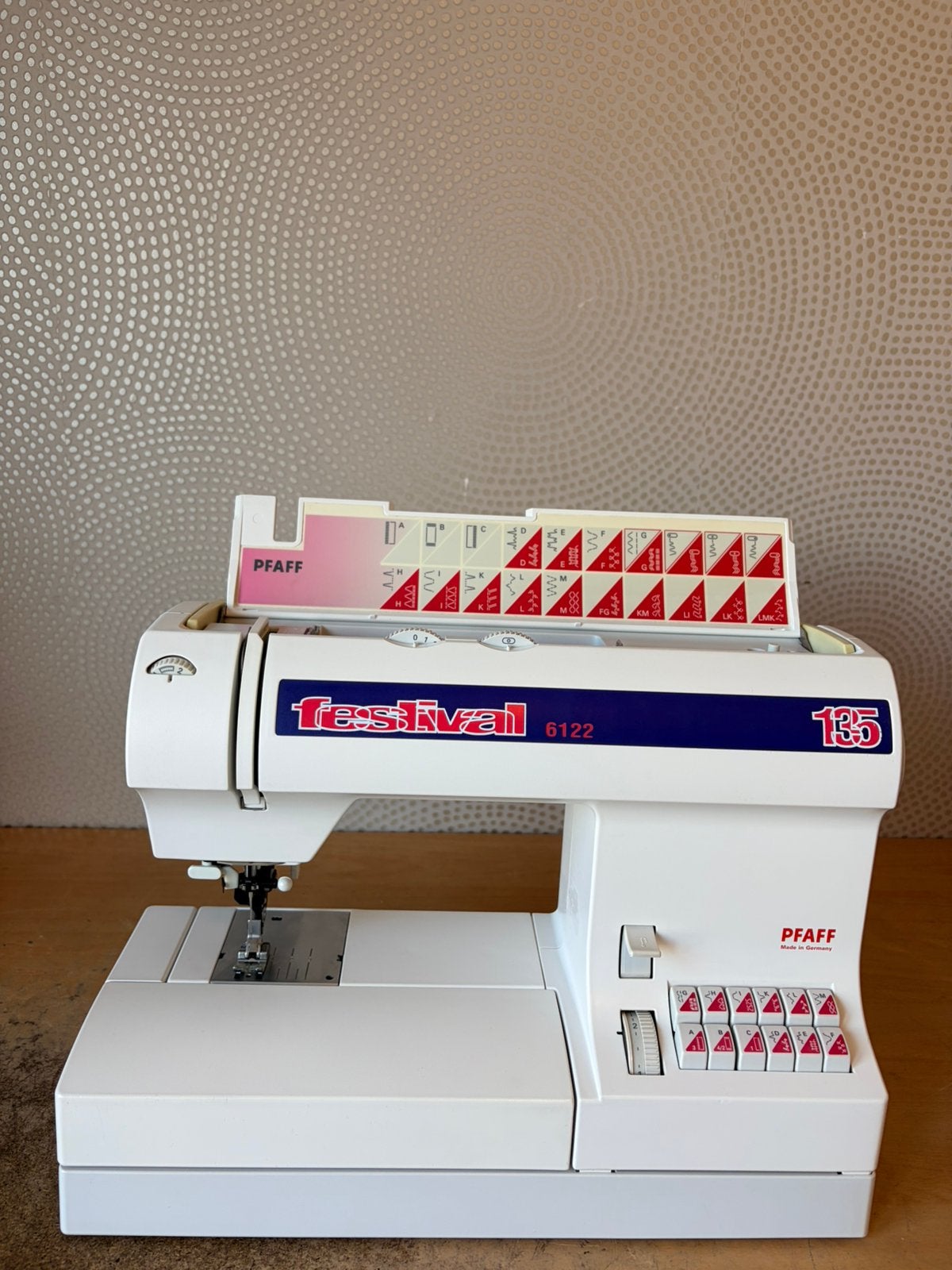 MACHINE À COUDRE PFAFF 6122  CE DOUBLE TRANSPORT DE TISSU, Hobby & Loisirs créatifs, Machines à coudre & Accessoires, Enlèvement ou Envoi