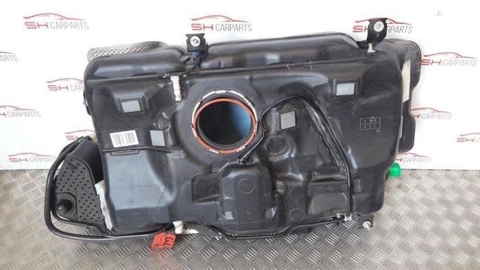 Tank van een Mercedes GLA, Gebruikt, -, Ophalen of Verzenden, -