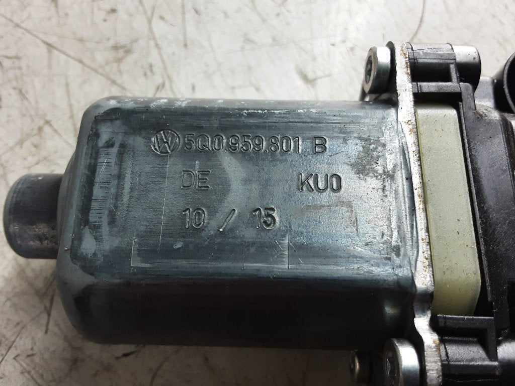 MOTEUR LEVE VITRE ELECTRIQUE AVANT GAUCHE Golf VII (AUA), Autos : Pièces & Accessoires, Volkswagen, Volkswagen AG, Utilisé, Kundenbetreuung@volkswagen.de