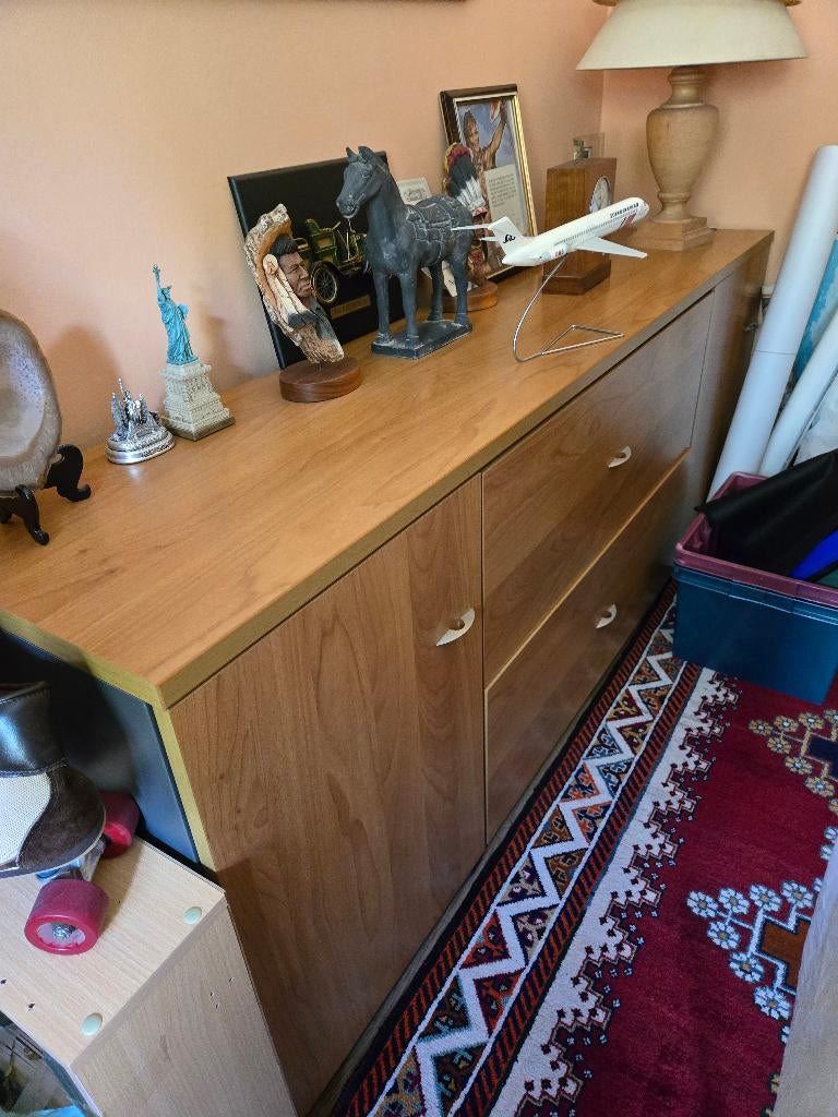 Bureau en kasten, Ophalen