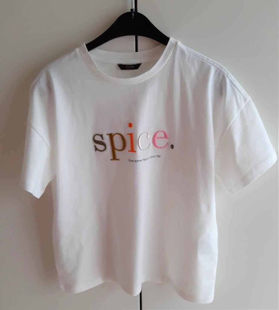 Te koop: Nieuw! Mooie witte t-shirt van "Spice", M., Vêtements | Femmes, T-shirts, Neuf, Manches courtes, Taille 38/40 (M), "Spice"