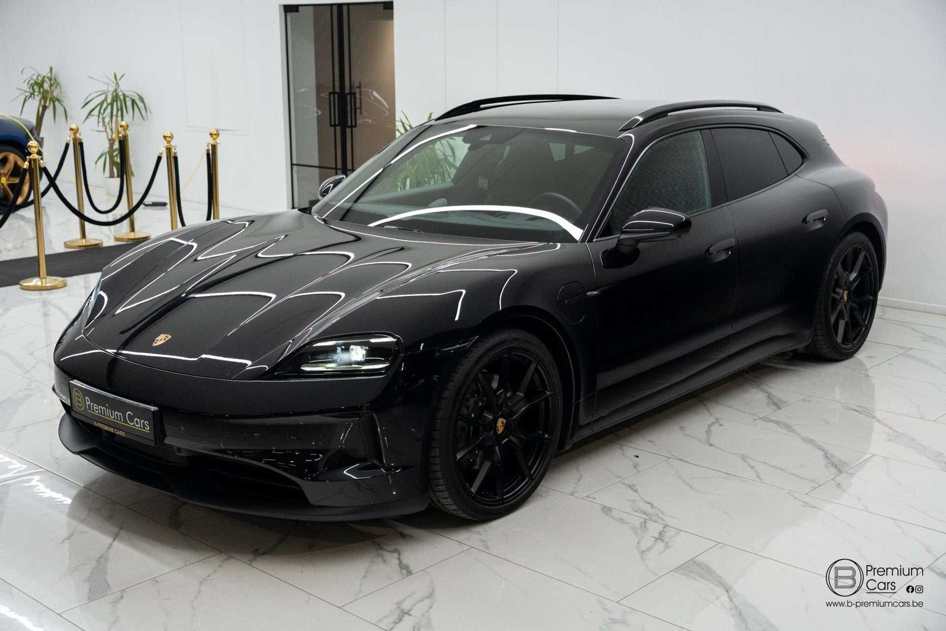 Porsche Taycan 4 Sport turismo! Gen 2! Perf battery! New mod, Achat, Entreprise, Noir, Automatique