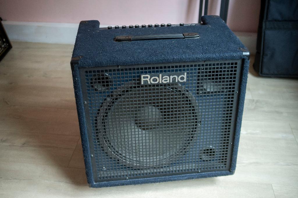 Roland KC-600, Muziek en Instrumenten, Keyboards, Ophalen, Zo goed als nieuw, Overige aantallen, Roland