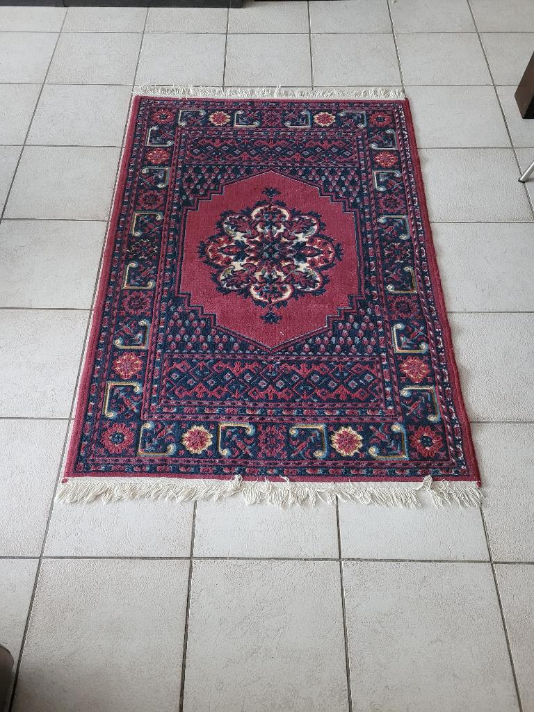 carpet karmijnrood klassiek (100 x145 cm), Ophalen, Gebruikt, 100 tot 150 cm, Klassiek