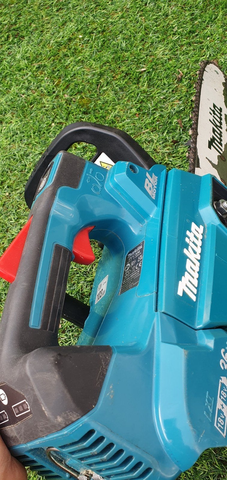 Makita DUC306 Accu Kettingzaag - Zo goed als nieuw, Ophalen, Accu