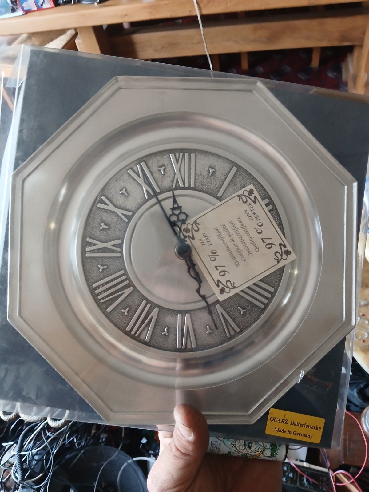 Horloge murale vintage en étain fin 97 % – Mécanisme Quarz a, Antiquités & Art, Enlèvement ou Envoi