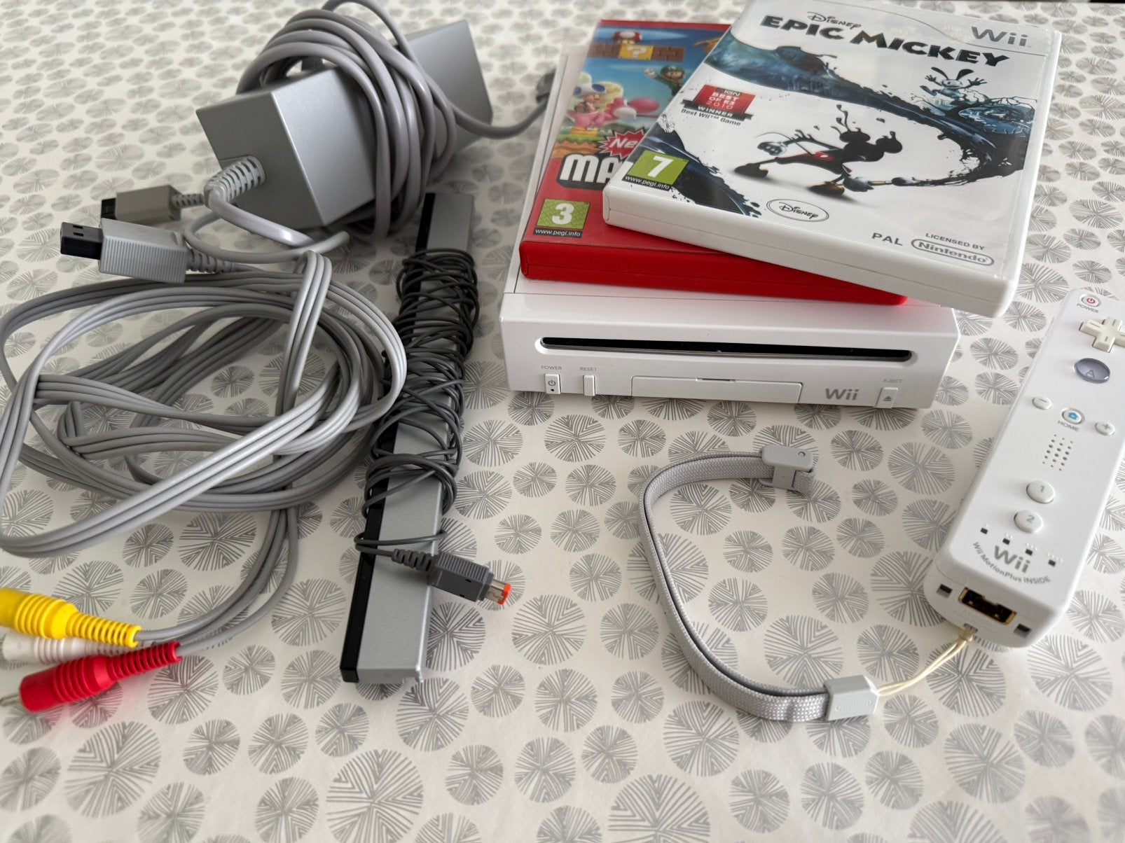Nintendo wii + 2 jeux, Consoles de jeu & Jeux vidéo, Enlèvement, Comme neuf