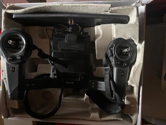 Telecommande Parrot Skycontroller 1, Drone avec caméra, Enlèvement ou Envoi, Moins de 250 g, Utilisé
