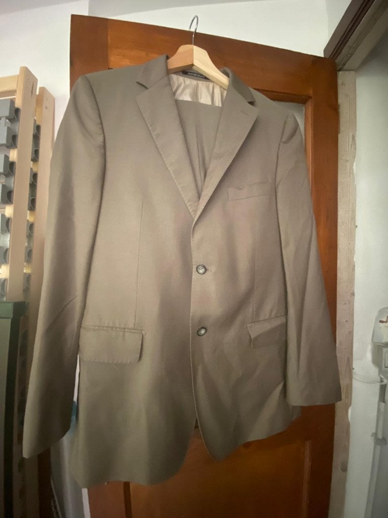 costume Oliver Grant (français), AUTRE, Beige, Enlèvement, Porté