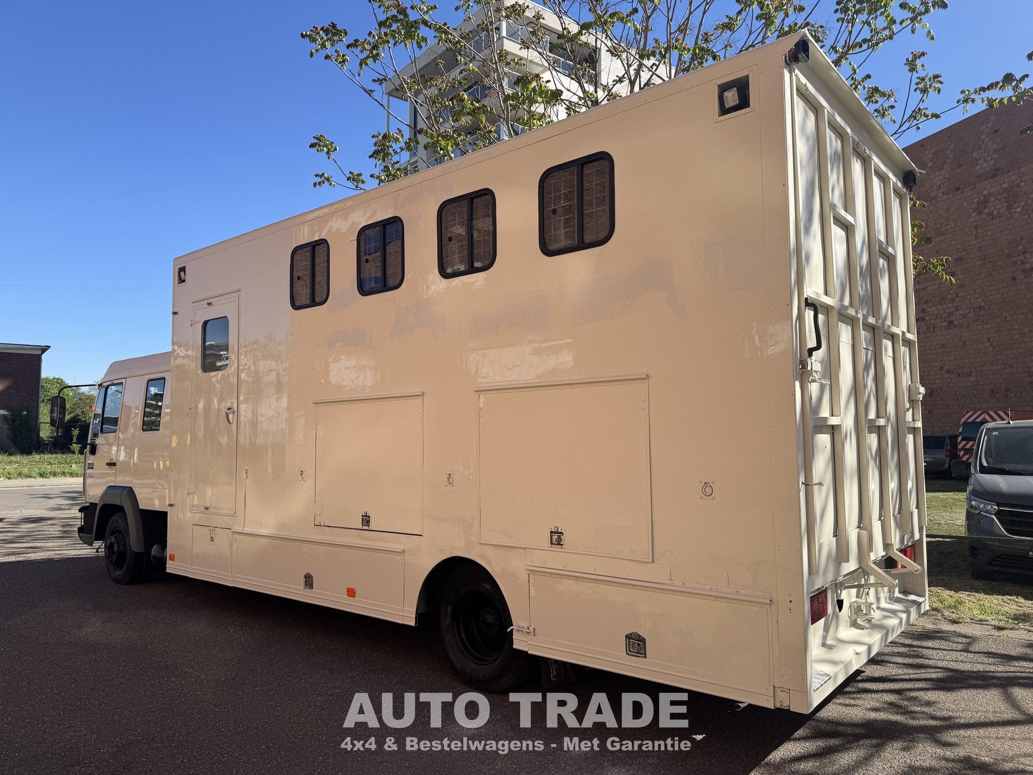 MAN LC | Paardenwagen | Dubbele Cabine | 6 zitplaatsen |, Auto's, Euro 2, Stof, MAN, Wit
