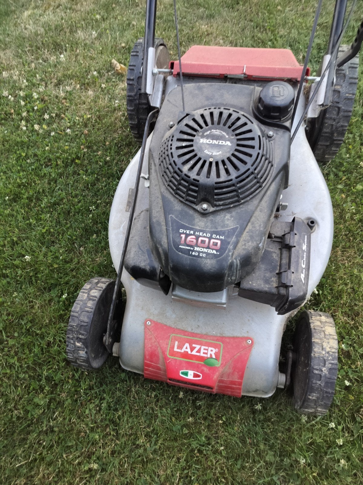 Grosse tondeuse Lazer. Autotractée avec moteur Honda, Jardin & Terrasse, Tondeuses autoportées