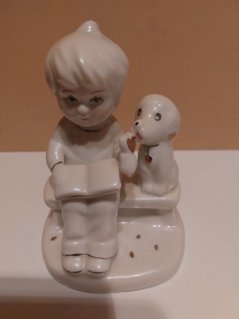 Figurine porcelaine garçon et chien, Antiquités & Art, Antiquités | Porcelaine, Envoi