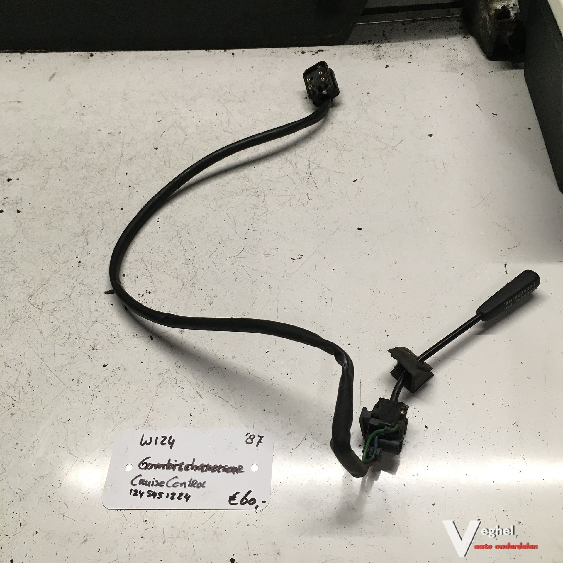 Mercedes W124  Cruisecontrolschakelaar   124 545 1224, Autos : Pièces & Accessoires, Tableau de bord & Interrupteurs, -, Utilisé