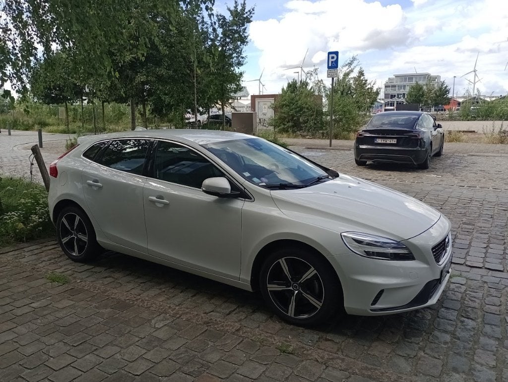 Volvo V40 T4 R-design - 190 PK - Turbo - 2018, Auto's, Voorwielaandrijving, Euro 5, Zwart, 4 cilinders