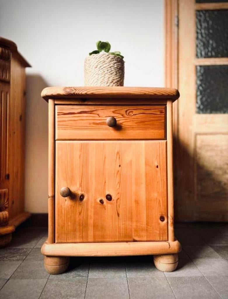 1 petit meuble d'appoint/table de nuit en très bon état, 45 à 65 cm, Enlèvement, Utilisé, 55 à 70 cm