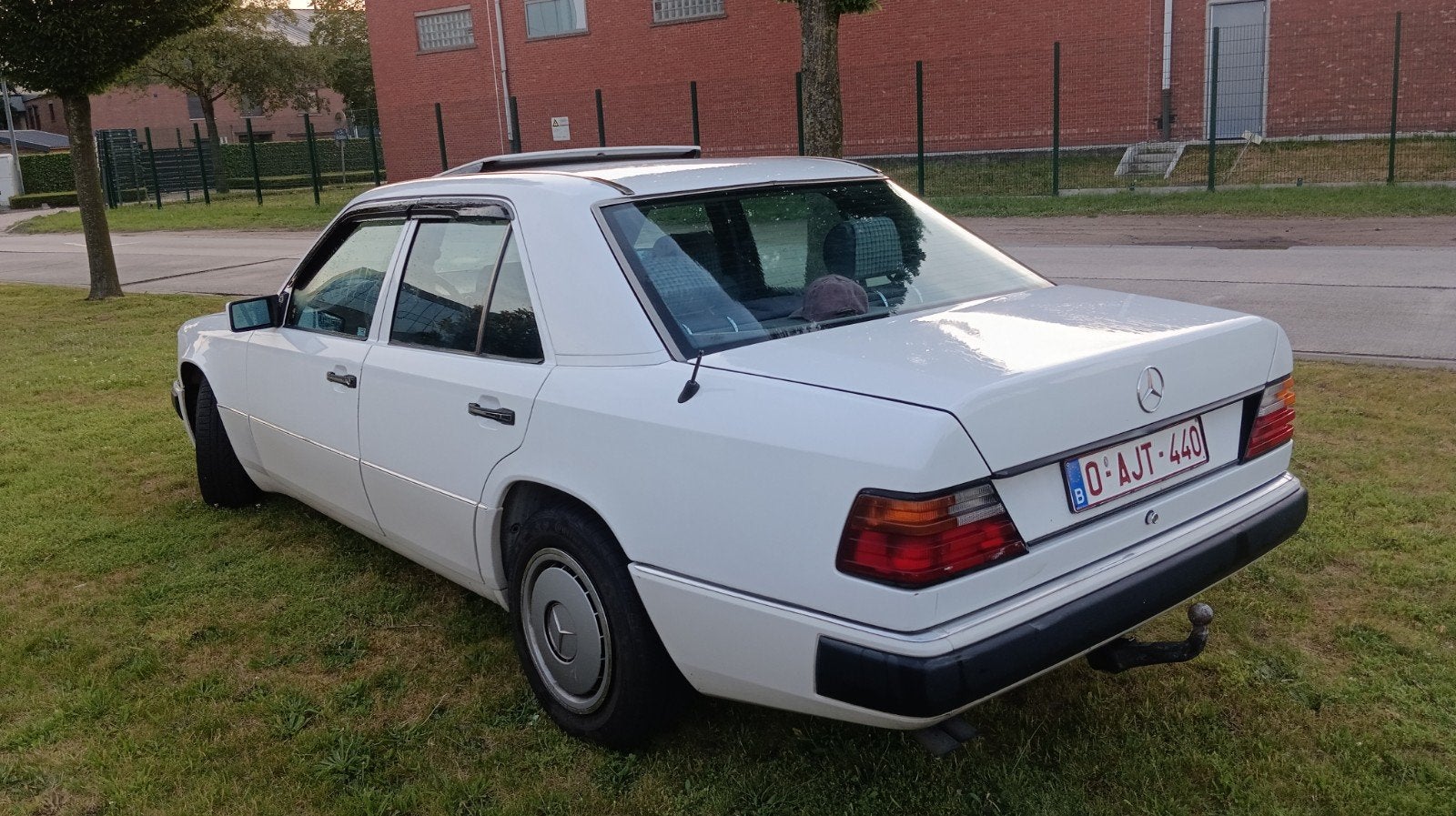 Mercedes-Benz W124 E300 Turbo Diesel Automaat Eerste eigenaa, Auto's, Automaat, Stof, 300 cc, 5 deurs