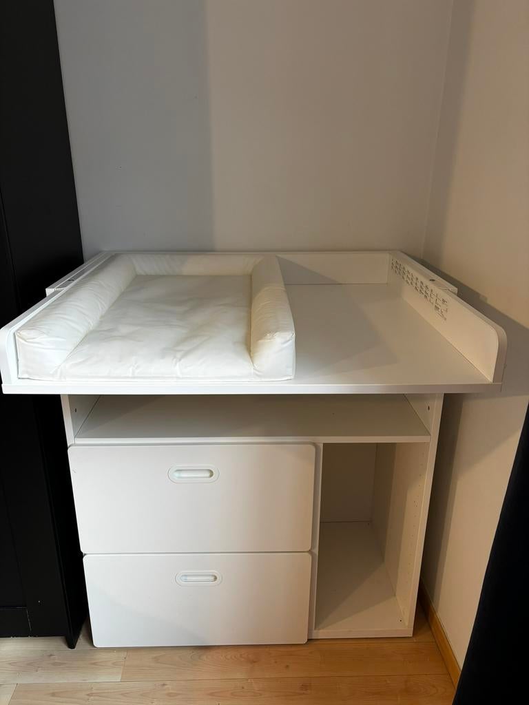 Table à langer ikea tres tres bon etat, 105 cm ou plus, Comme neuf, Enlèvement, 50 à 70 cm