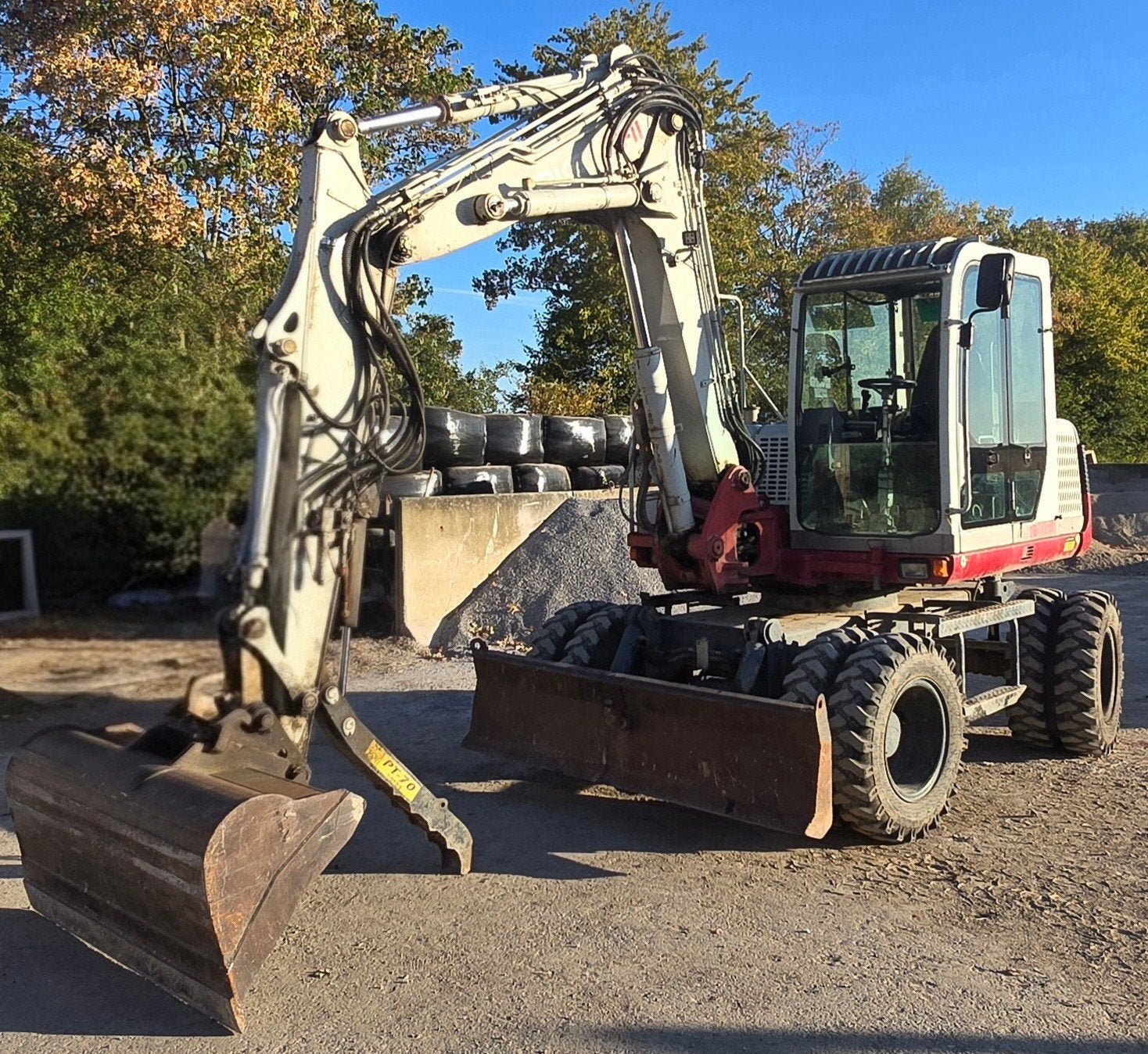 takeuchi tb175w, Enlèvement, Excavatrice