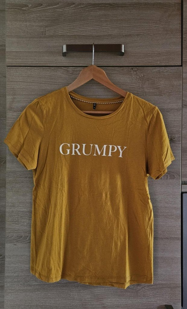 T-shirt ONLY Grumpy moutarde taille M, Only, Ophalen of Verzenden, Zo goed als nieuw, Maat 38/40 (M)