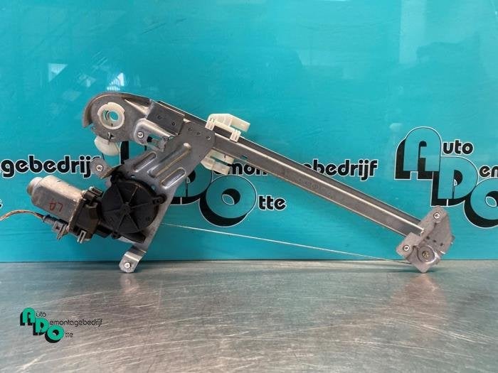 Mécanique vitre 4portes arrière gauche d'un Peugeot 206 (2, -, 3 mois de garantie, Utilisé, -