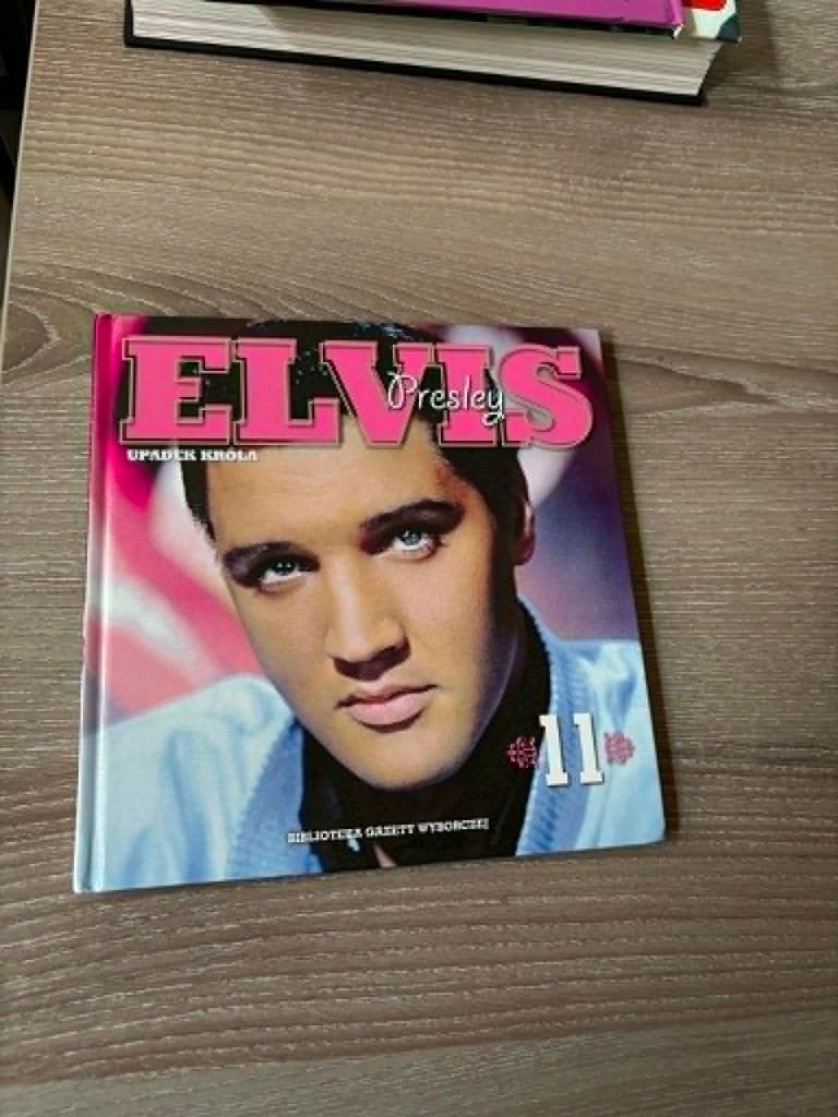 Elvis boek, Udapek Krola, Pools boekje + cd, mooie uitgaves, Livres, Musique, Enlèvement ou Envoi, Comme neuf, Artiste