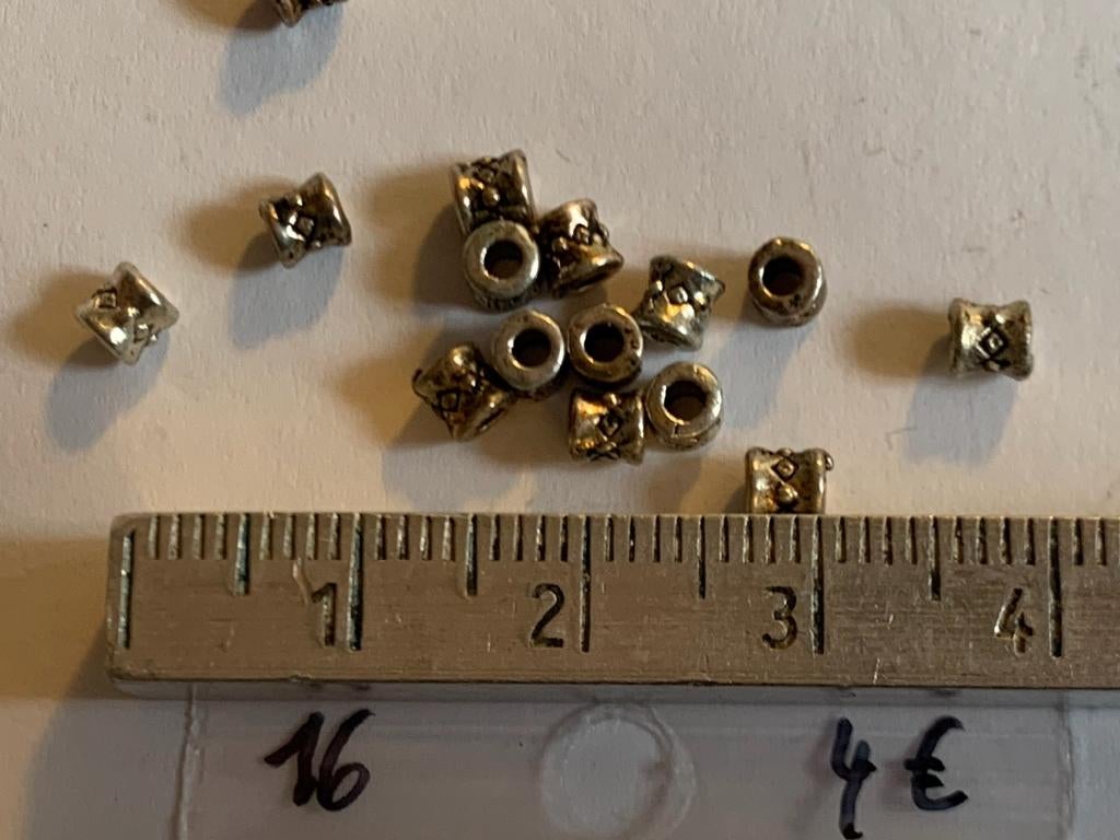 16 metalen kralen, Enlèvement ou Envoi, Neuf, Perle