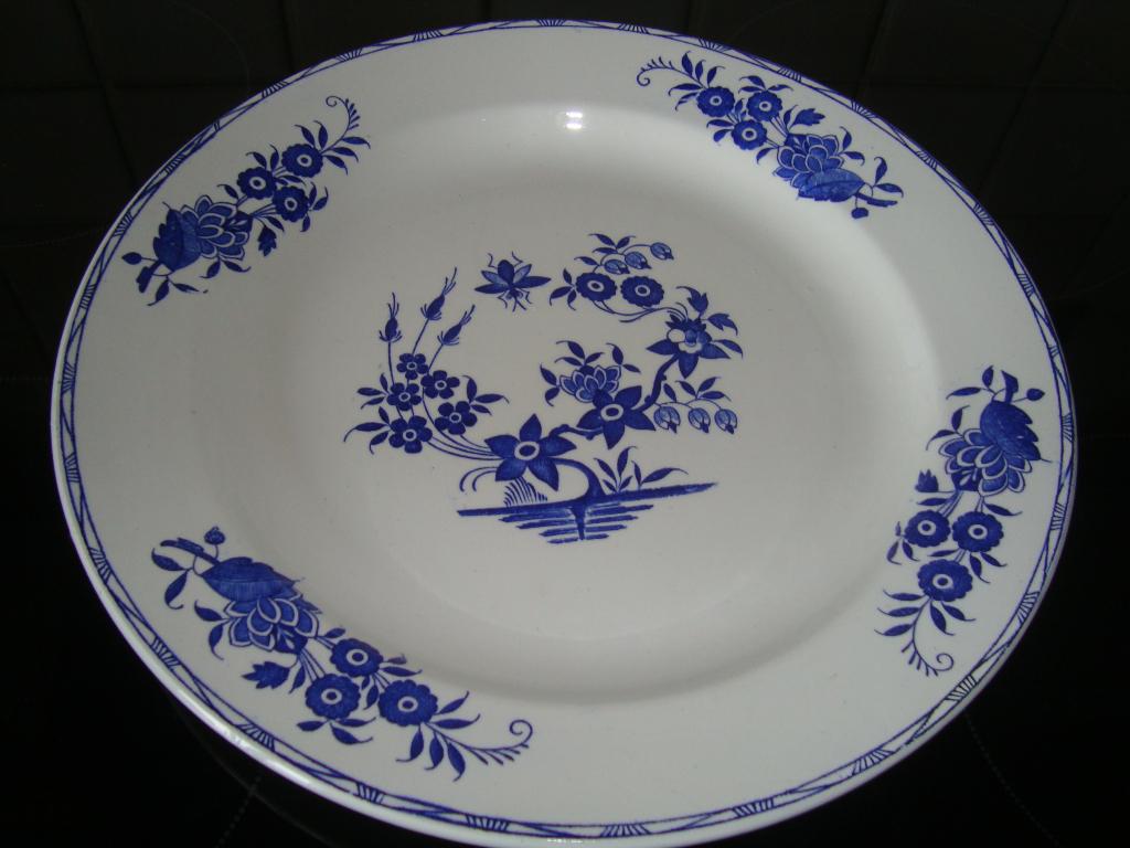 Ronde schotel Boch, decor Grand Bouquet, Antiek en Kunst, Antiek | Schalen, Ophalen