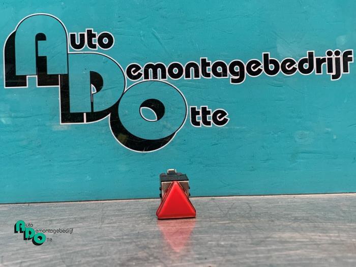 Commutateur éclairage d'urgence d'un Volkswagen Golf (Golf, Autos : Pièces & Accessoires, Volkswagen, -, 3 mois de garantie, Utilisé