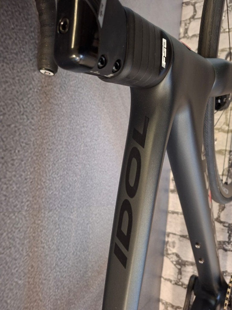 DE ROSA IDOL DISK CHORUS GREY RED – MAAT 487 – 2022, Ophalen, Nieuw, Carbon